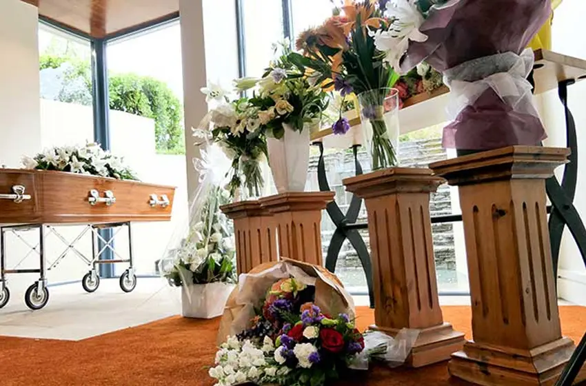 זרחי פרחים וארונות קבורה